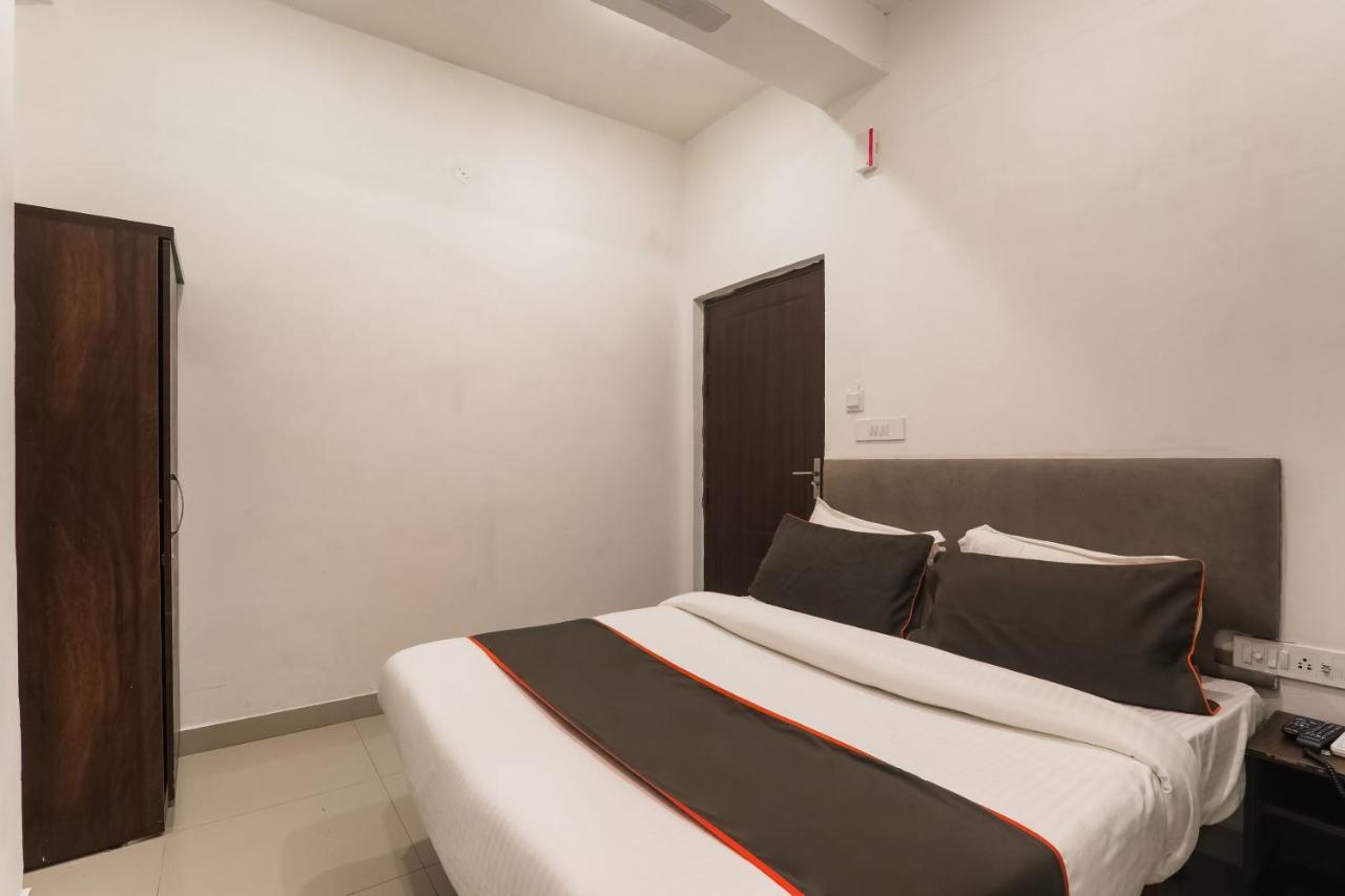 Hotel Collection O Insight Near Gomti Riverfront Park