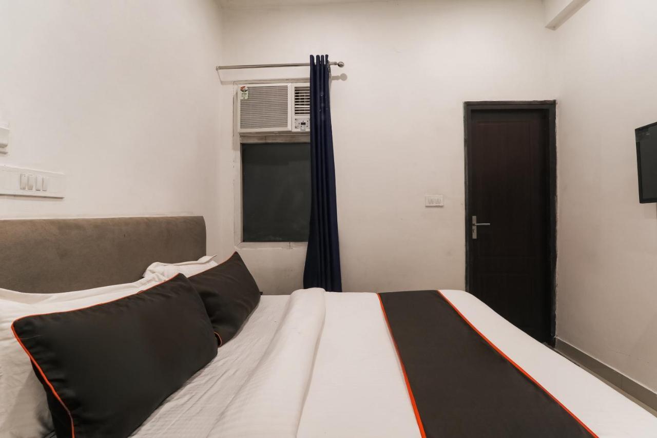 Collection O Insight Near Gomti Riverfront Park Hotel 4*
